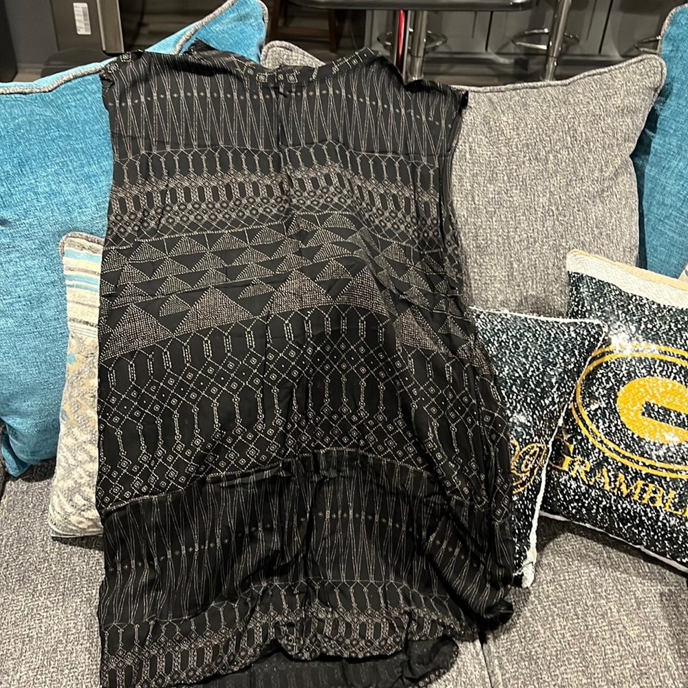 H&M Black with geometrical shapes midi dress with pockets